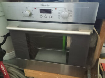 Trouba Electrolux EOB 53003 X nerez