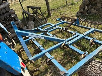 Prodám pružinový kultivátor za traktor