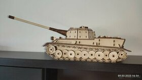Tank dřevěný
