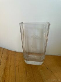 Těžká váza z hutního skla - 1