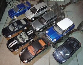 modely aut, jeřábu, WRC