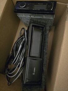 Autorádio Pioneer + měnič na 6cd