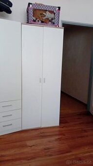 Skříň