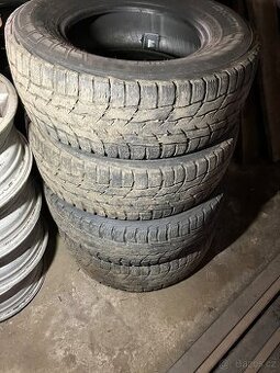 Prodám pneu 225/70 R15 C 112/110s - 1