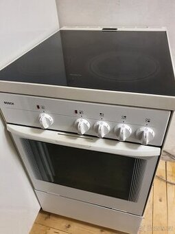 pěkný elektrický sporák BOSCH sklokeramika