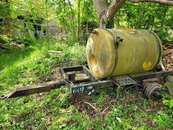 Cisterna na podvozku za traktor - 1