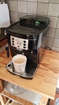 Kávovar DeLonghi Magnifica S