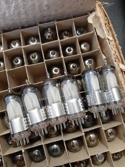 Elektronky magické oko EM80 Tesla nové