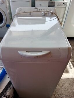 Automaticka pracka Indesit