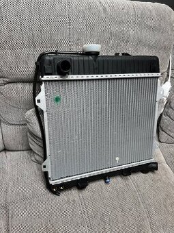 NOVÝ OEM Chladič BMW E30 M10 1.6i 1.8i