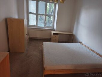 Manželská postel včetně matrace