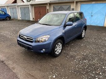 Toyota Rav4 2.2 D-CAT naj. 109 900 km