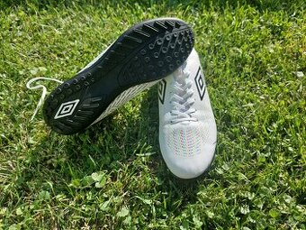 Turfy Umbro vel. 43