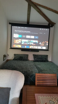 Prodám projektor, plátno a soundbar, původně 27k, teď 22k