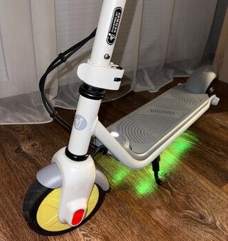 Ninebot eKickScooter ZING C10 Dětská elektrokoloběžka 8-14