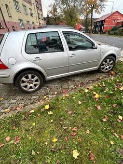 Auto na náhradní díly