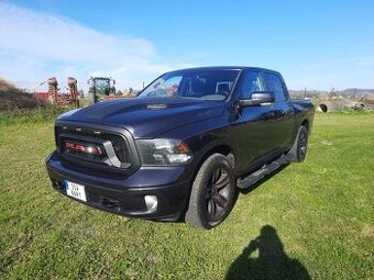 Dodge Ram 1500 SLT Crew Cab - děděk hledá domov