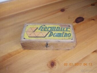 Domino - retro hra ze dřeva