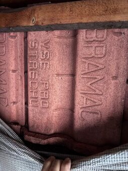 Střešní tašky a tramy - dřevo