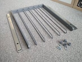 Výsuvný věšák IKEA PAX