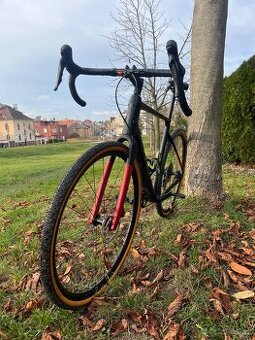 celokarbonovy Cube Nuroad C:62 Pro, vel. L, nové