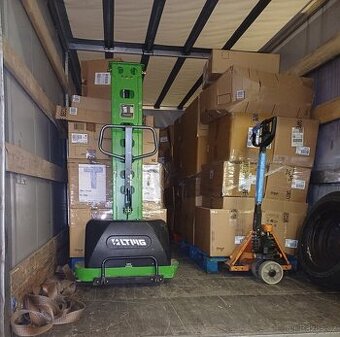 Samonakládací vysokozdvižný paletový vozík