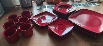 Jídelní sada hranatých talířů