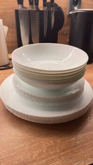 Sada talířů