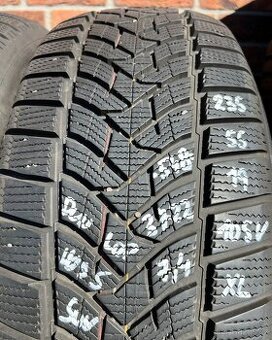 235/55 R19 105V XL zimní pneu Dunlop (3722)