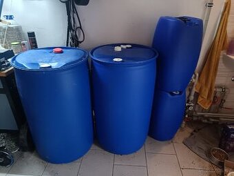 Plastové sudy na nafru