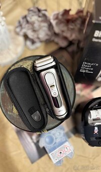 Špičkový holicí strojek Braun Series 9 Pro 9467cc