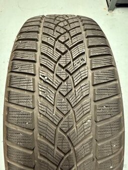 225/45R19 96V - 1