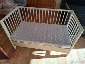 Dětská postýlka s matrací