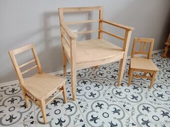Staré, malé, dětské židle, stoličky po renovaci