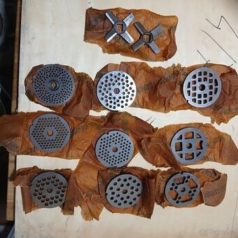 Elektrický mlýnek na maso MOTAVIA 22