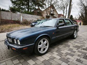 1998 Jaguar XJR 4.0 V8 Supercharged (267 kW) - ČR auto