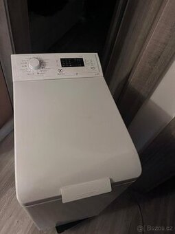 Prodám pračku Electrolux – vrchem plněná