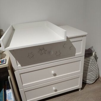 Komoda, přebalovací pult