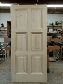 dřevěné dveře vchodové