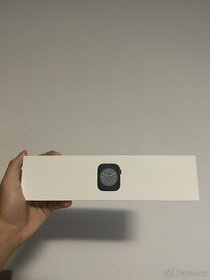 Apple Watch Series 8 - 1