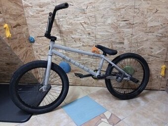 Freestyle BMX kolo - UNITED Recruit Junior 20"