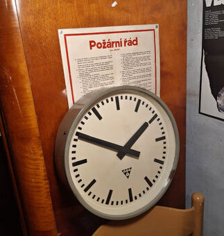 hodiny Pragotron PJ-30, rok 1958, funkční