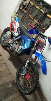 Yamaha YZ450F - 1