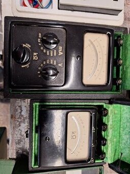 Retro měŕící elektro přístroje