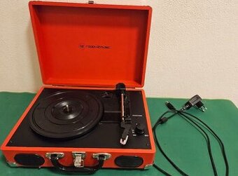 Gramofon s vlastním zesilovačem - 1
