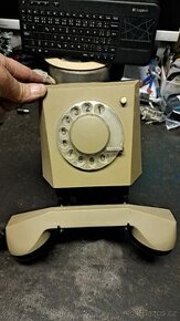 Telefoní přístroj na zeď - 1