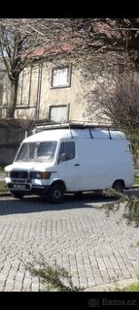Mercedes 208DX