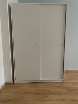 Skříň