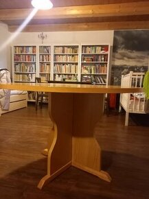 Prodej kulatého stolu a 6 židlí z jasanového dřeva