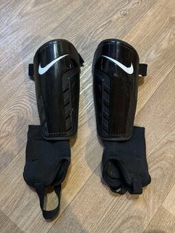 Chrániče holení Nike